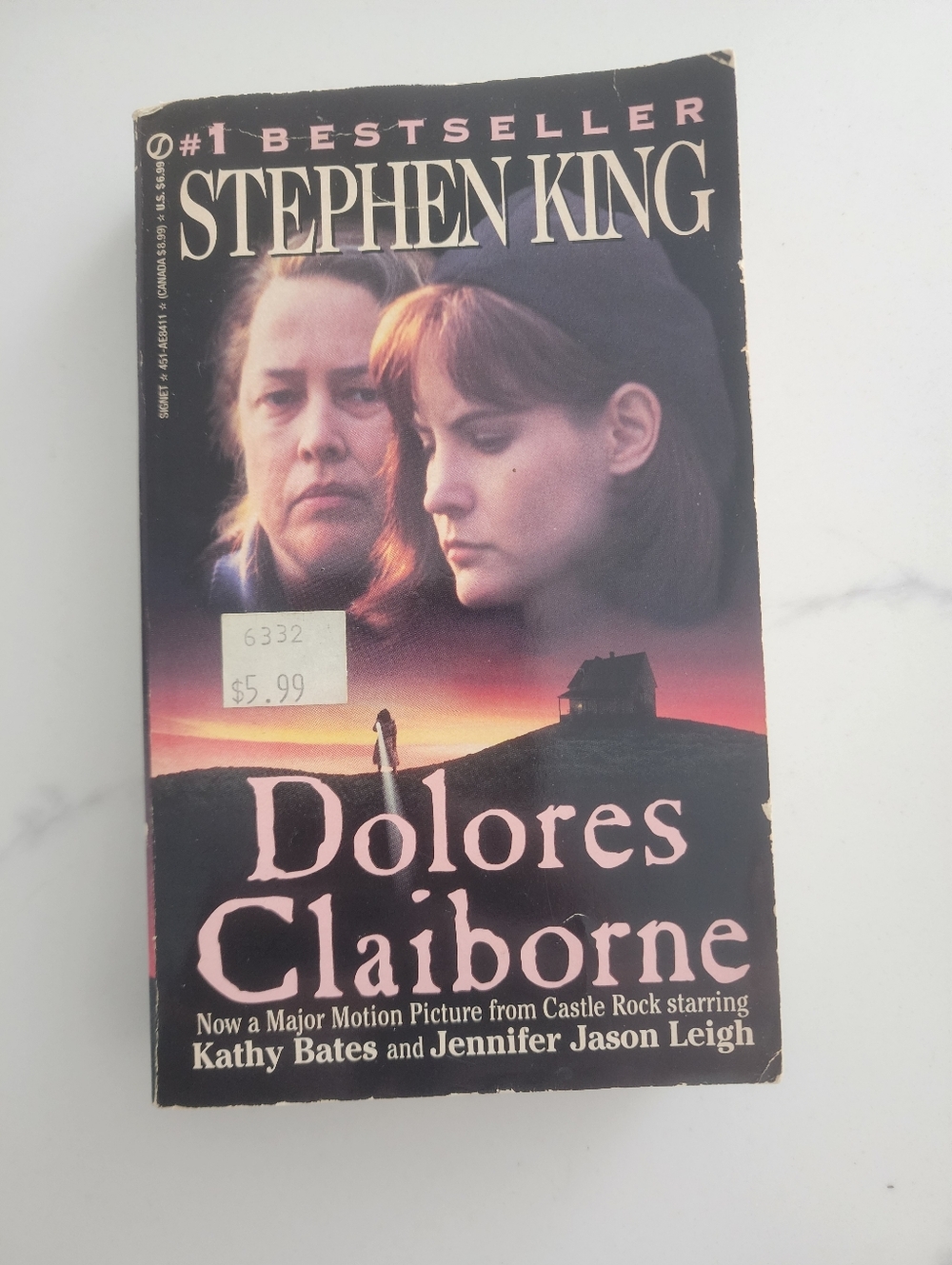 Stephen King Dolores Claiborne Paperback — Black & Pink Cover